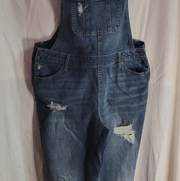 Jumpsuit - Picture 2 of 12